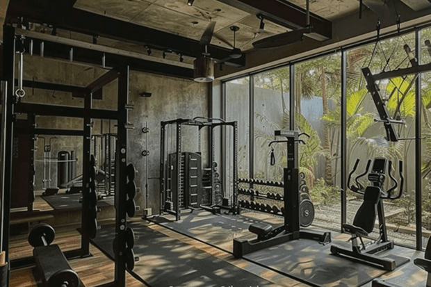 Main kinetic and strength hall with racks and floor-to-ceiling windows